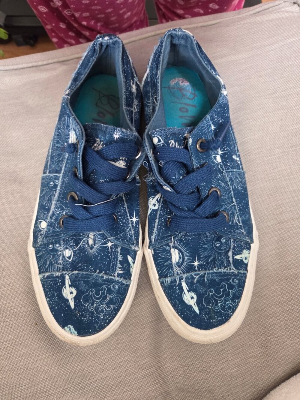 BLOWFISH blue shoes with moons and stars, size 8